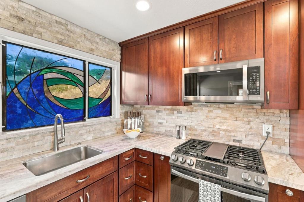 3035 Ribera Road Property Photo 13