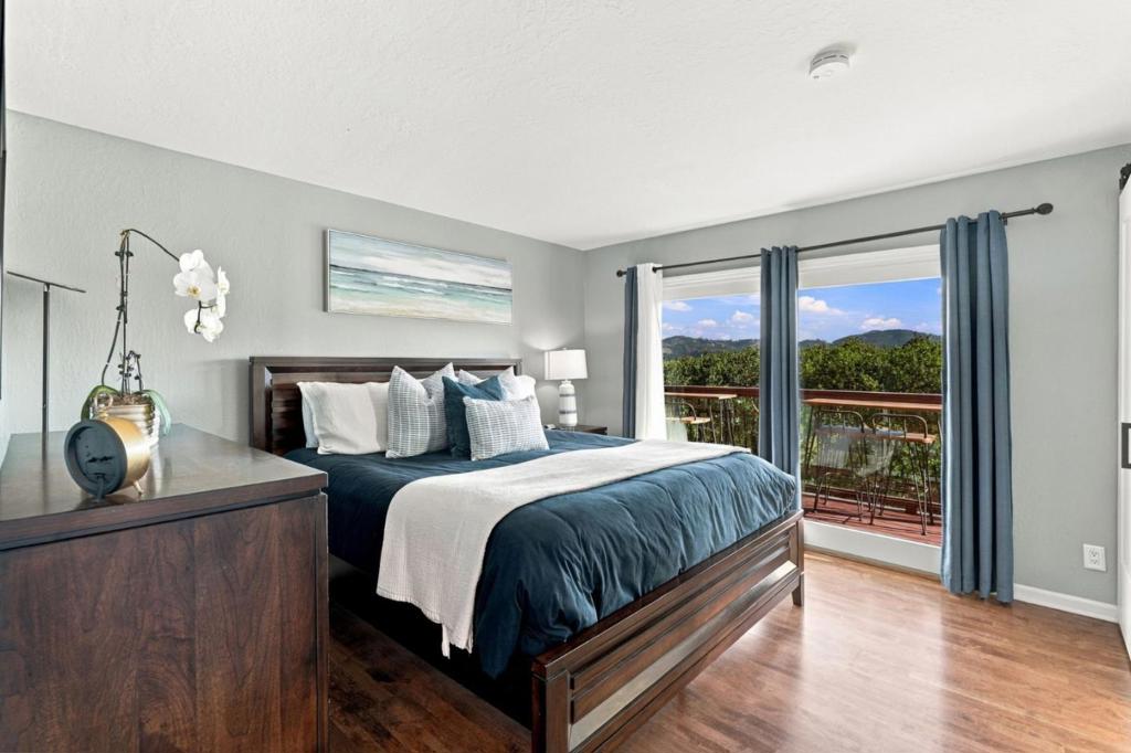 3035 Ribera Road Property Photo 18