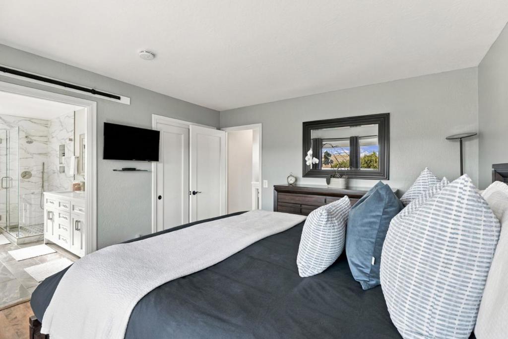 3035 Ribera Road Property Photo 20