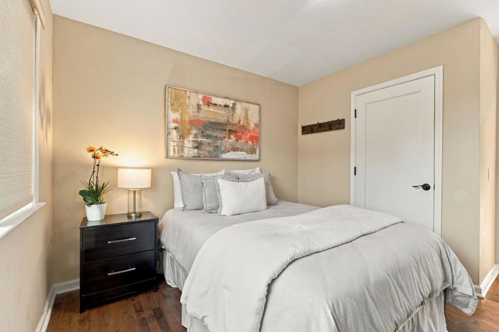 3035 Ribera Road Property Photo 23