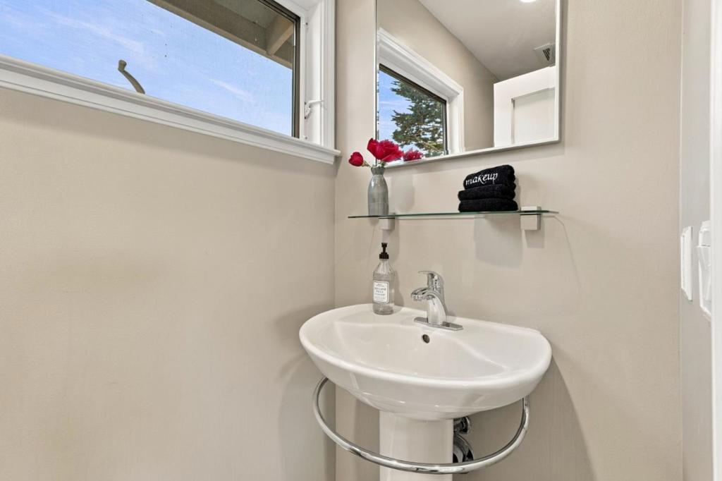 3035 Ribera Road Property Photo 27