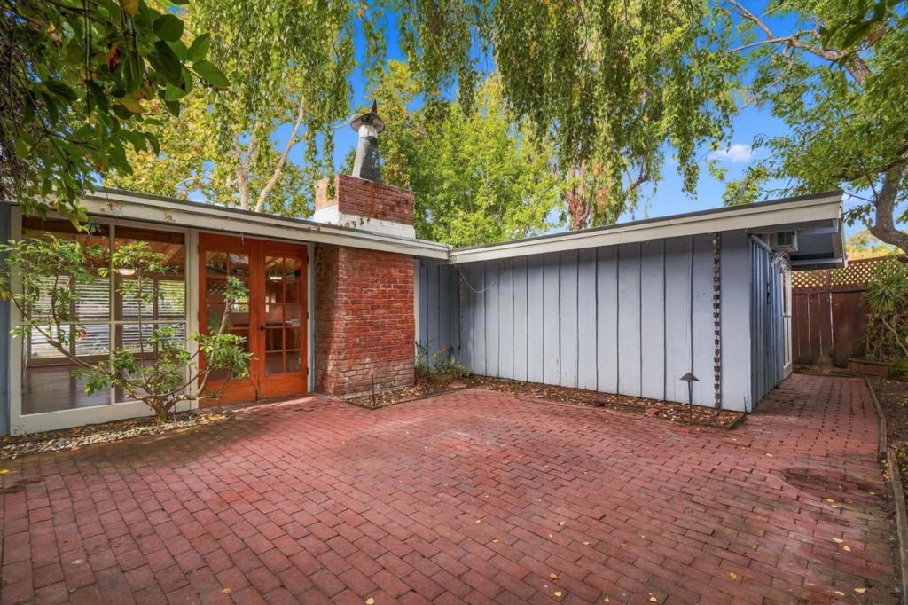 650 Ashton Avenue Property Photo 19