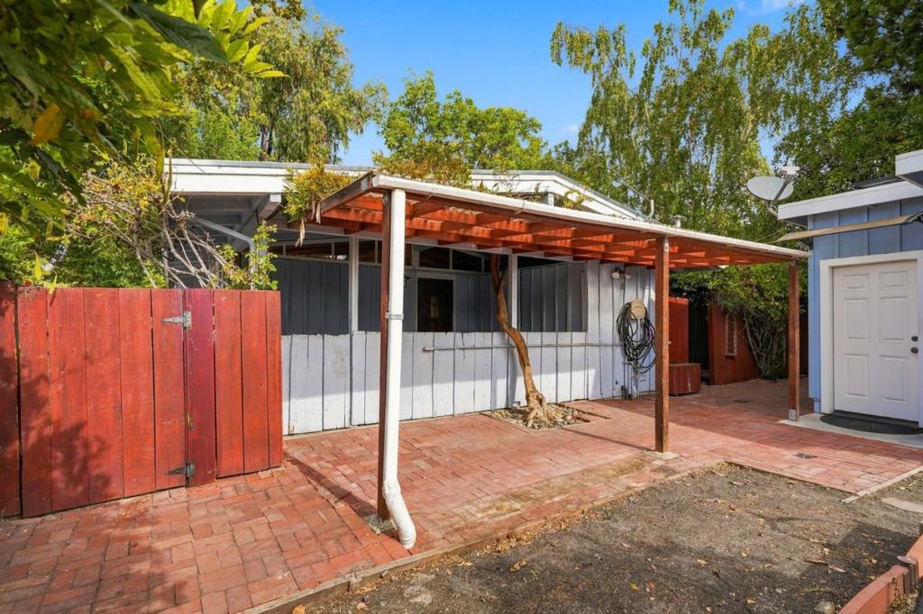 650 Ashton Avenue Property Photo 20