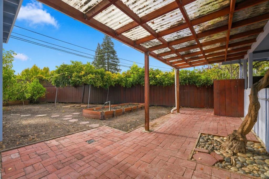 650 Ashton Avenue Property Photo 21