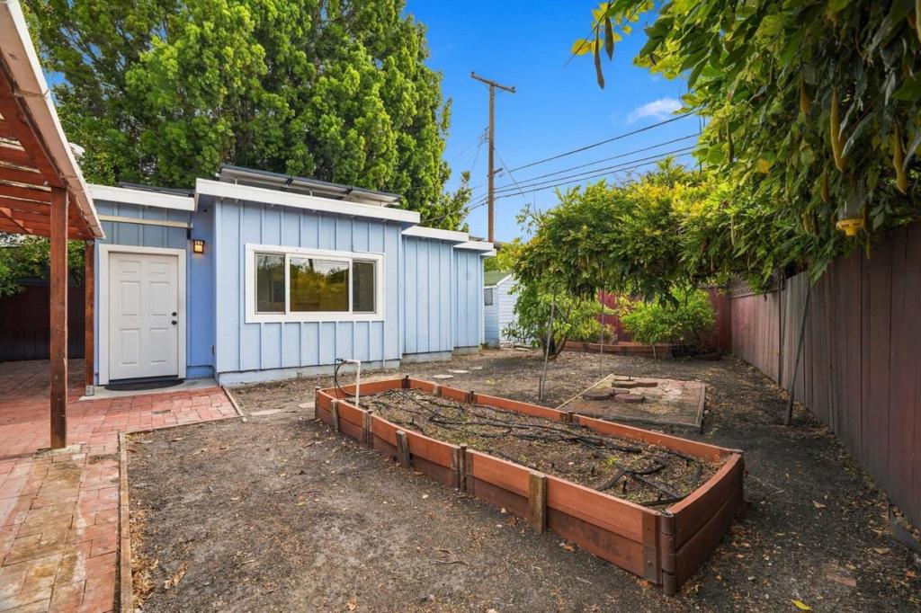 650 Ashton Avenue Property Photo 23