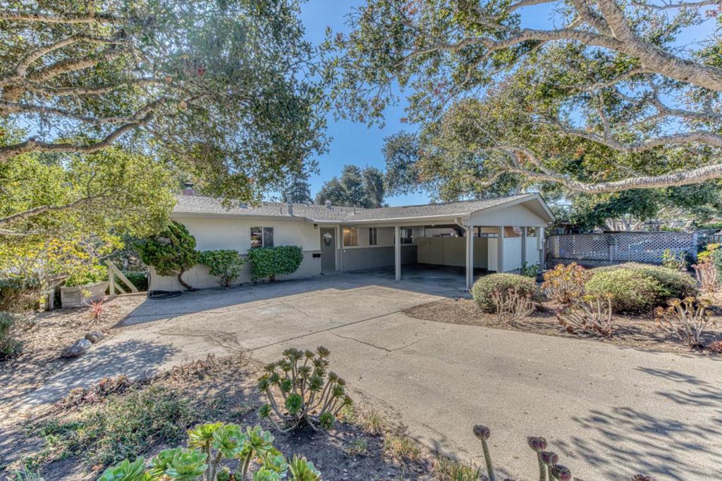 32 Carlton Drive Property Photo 1