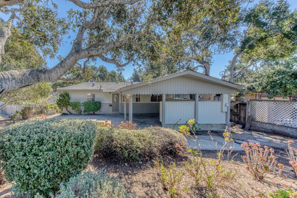 32 Carlton Drive Property Photo 2