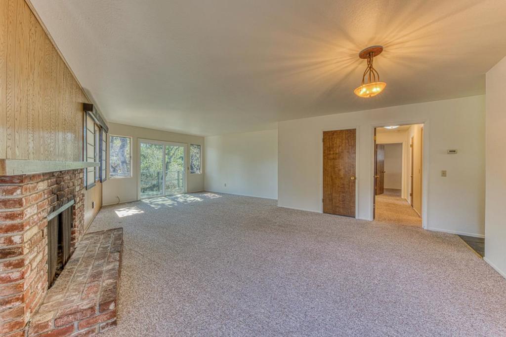 32 Carlton Drive Property Photo 6
