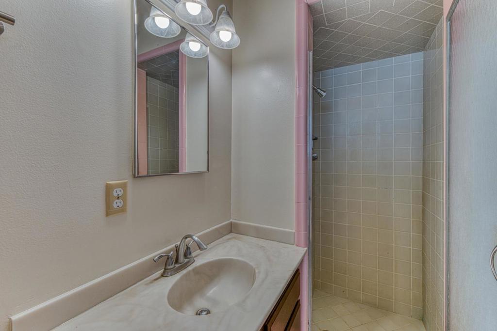 32 Carlton Drive Property Photo 14