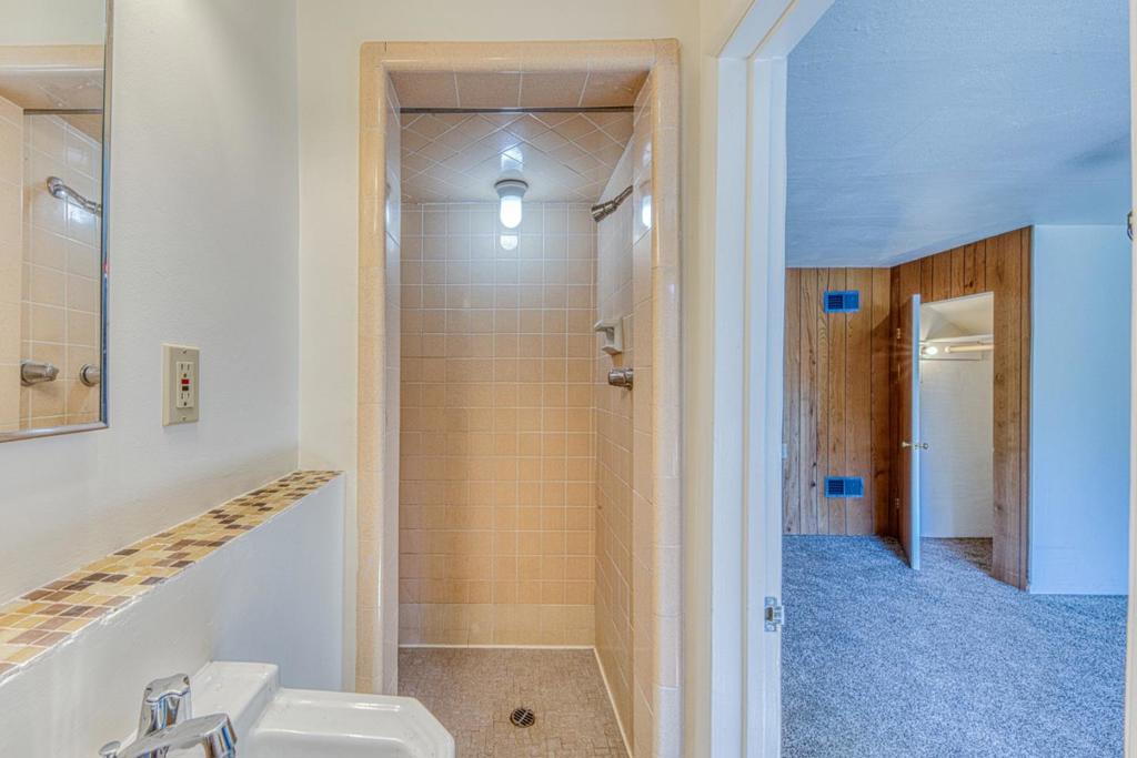 32 Carlton Drive Property Photo 28