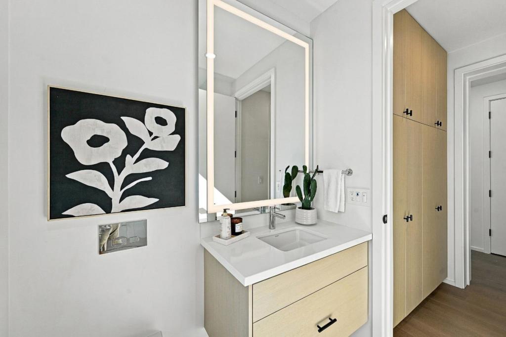 3928 Caxton Court Property Photo 8