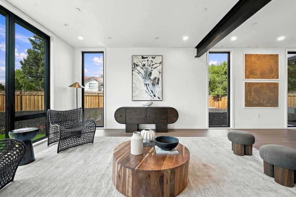 3928 Caxton Court Property Photo 15