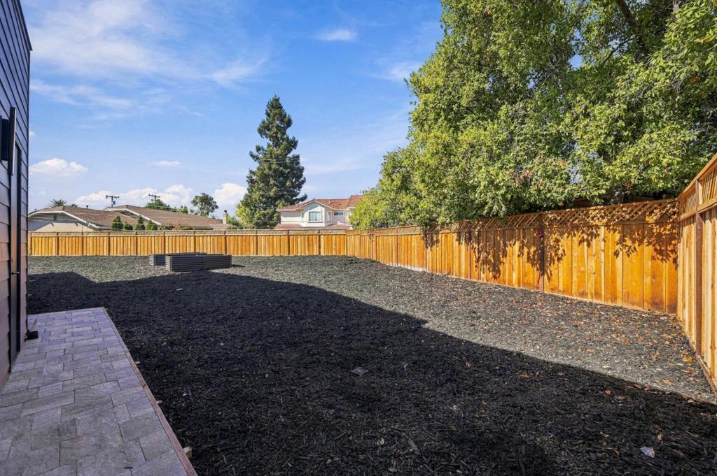 3928 Caxton Court Property Photo 62