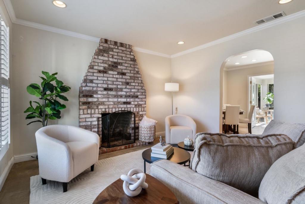 512 Edgemar Property Photo 3