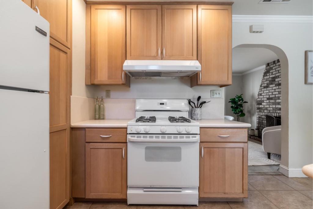 512 Edgemar Property Photo 16
