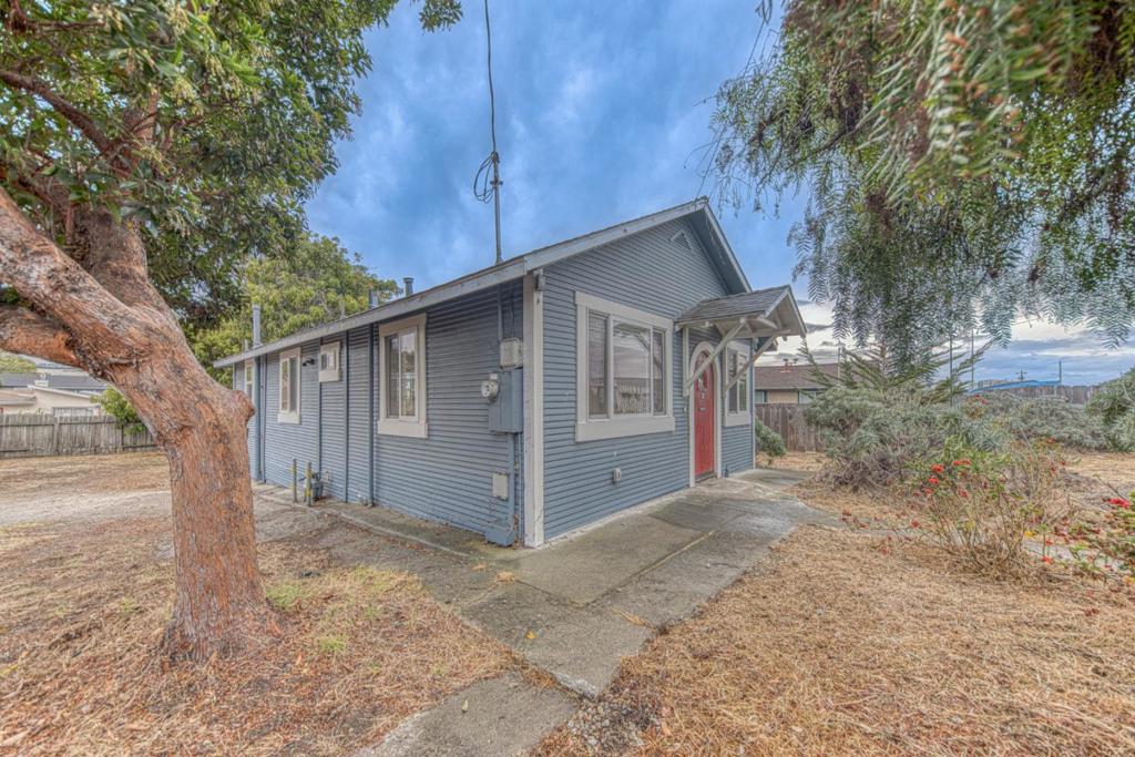 944 Sonoma Avenue Property Photo 3