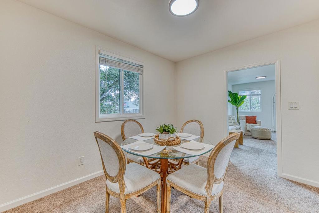 944 Sonoma Avenue Property Photo 10