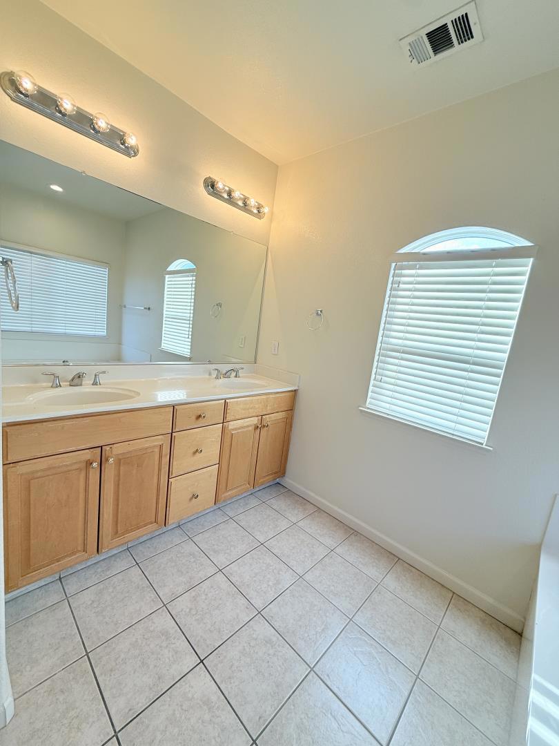1359 Jenner Drive Property Photo 19
