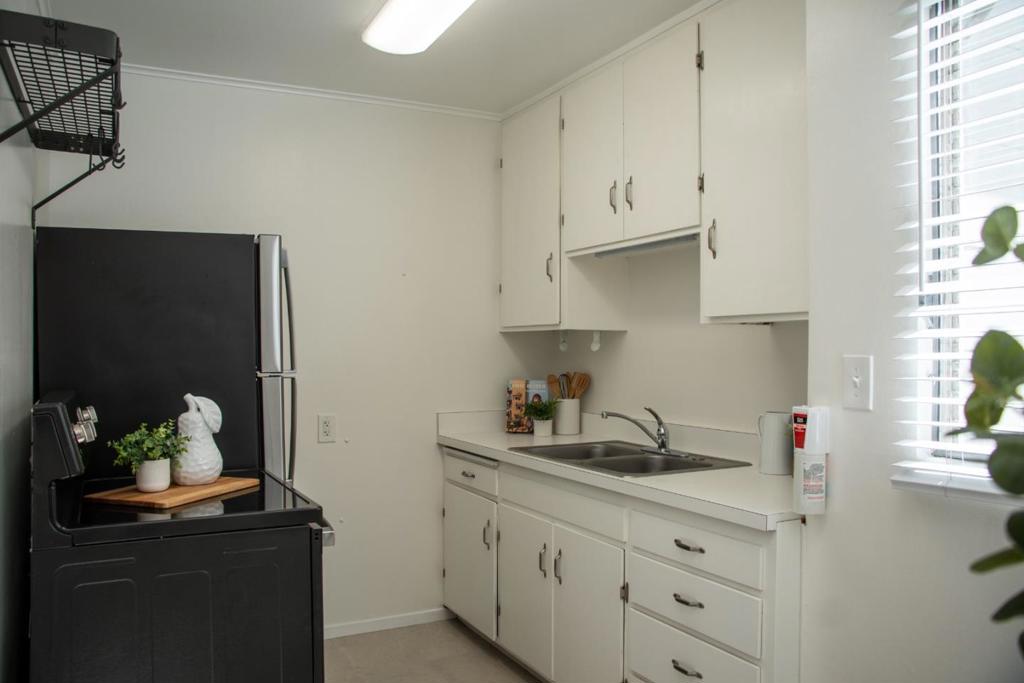 934 S Delaware Street Property Photo 37