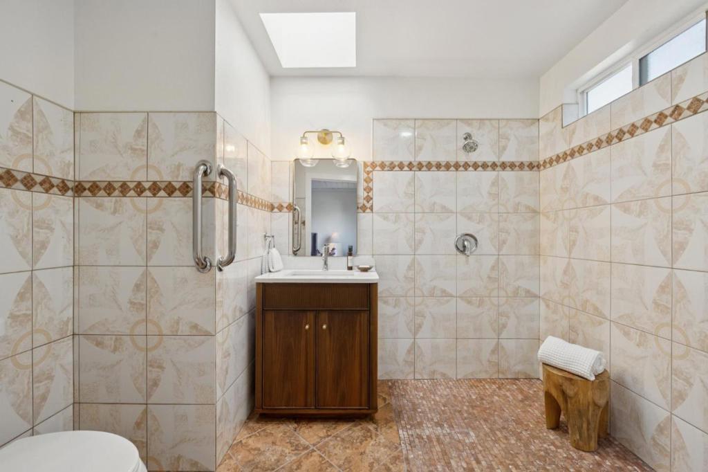247 Lauren Avenue Property Photo 18