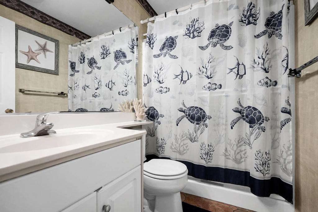825 Rolling Oak Court Property Photo 10