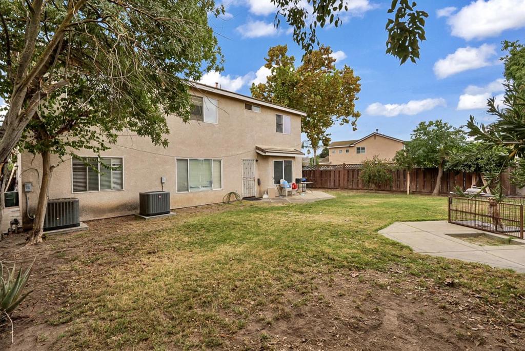 825 Rolling Oak Court Property Photo 16