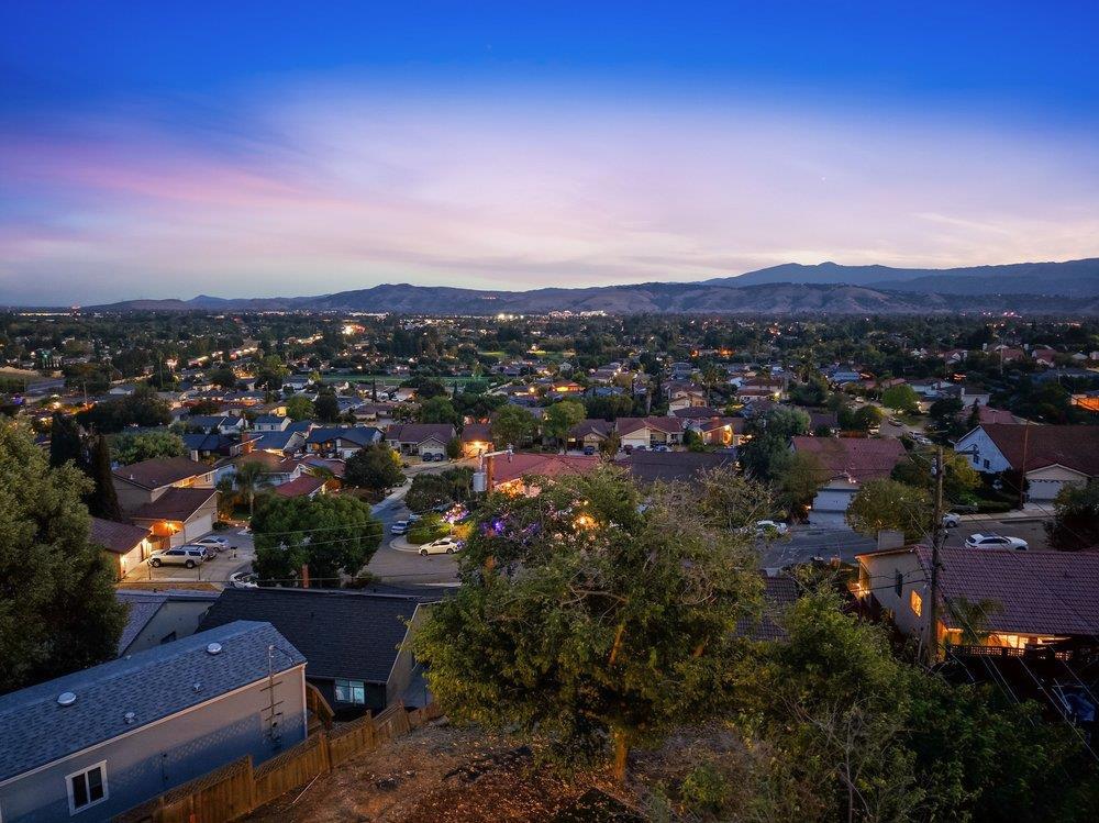 690 Bold Court Property Photo 4