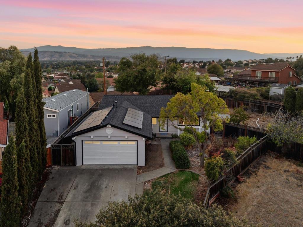690 Bold Court Property Photo 6