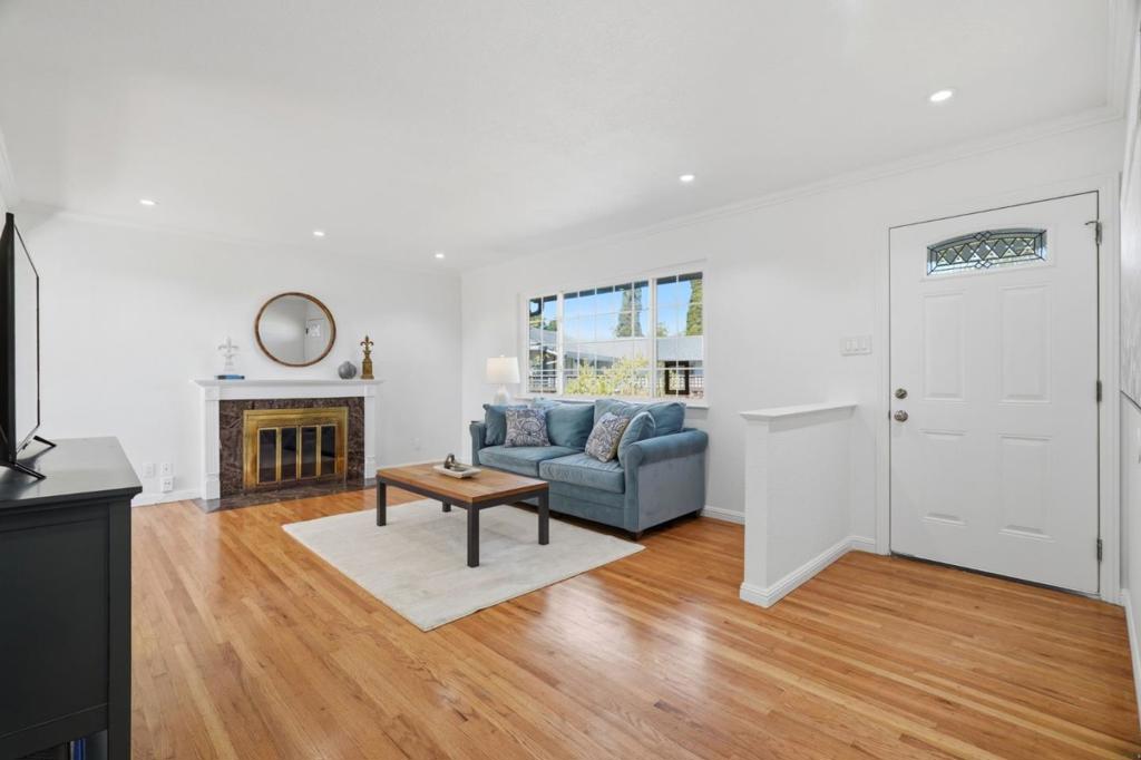 690 Bold Court Property Photo 10