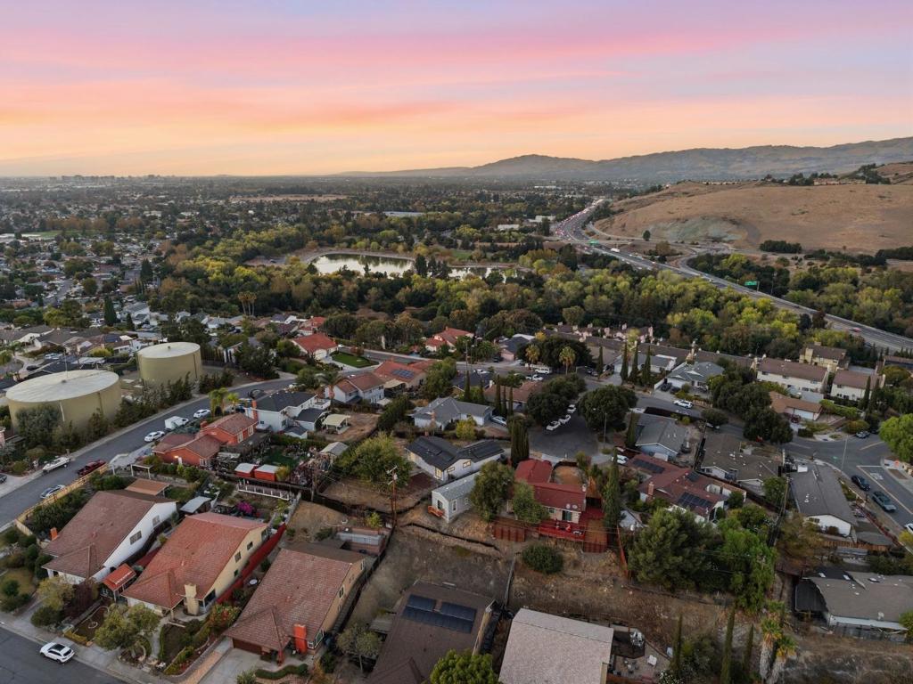 690 Bold Court Property Photo 35