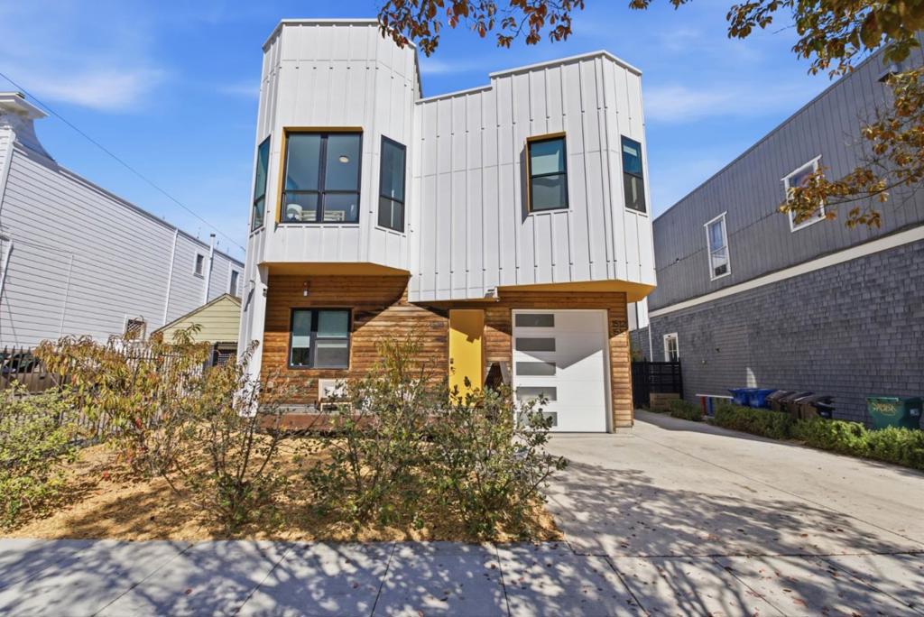 1514 8th Street Property Photo 3