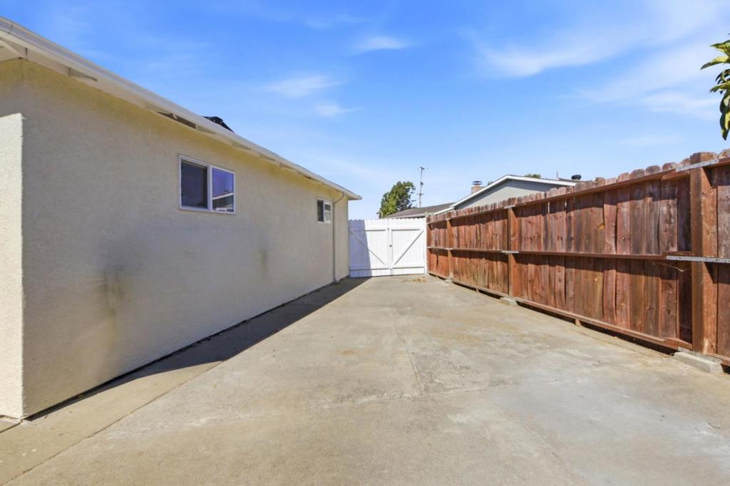 35564 Biscay Place Property Photo 38