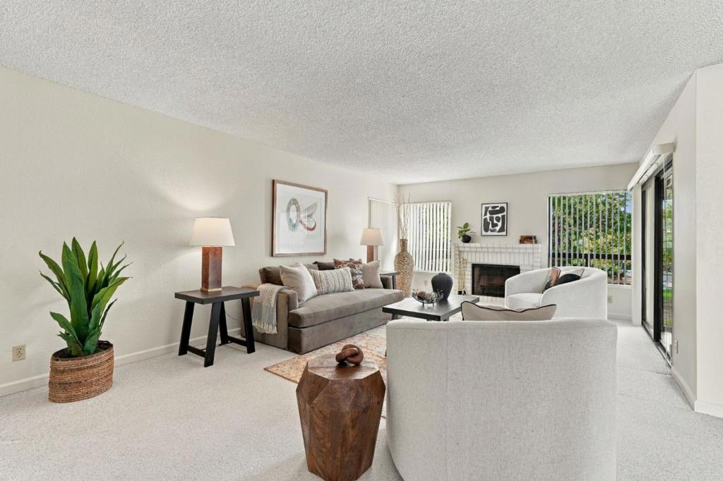 7003 Via Belmonte Property Photo 3