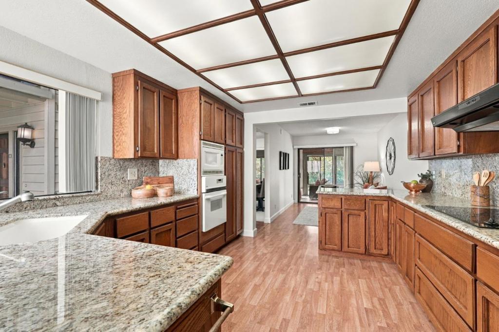 7003 Via Belmonte Property Photo 9