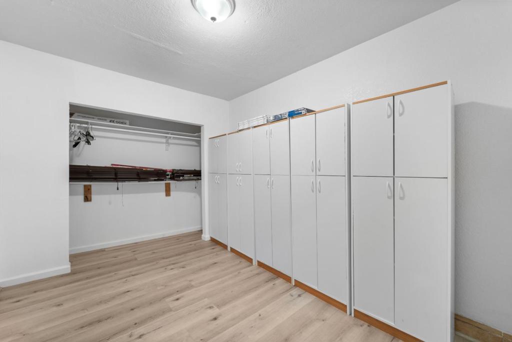 1402 Darwin Court Property Photo 20