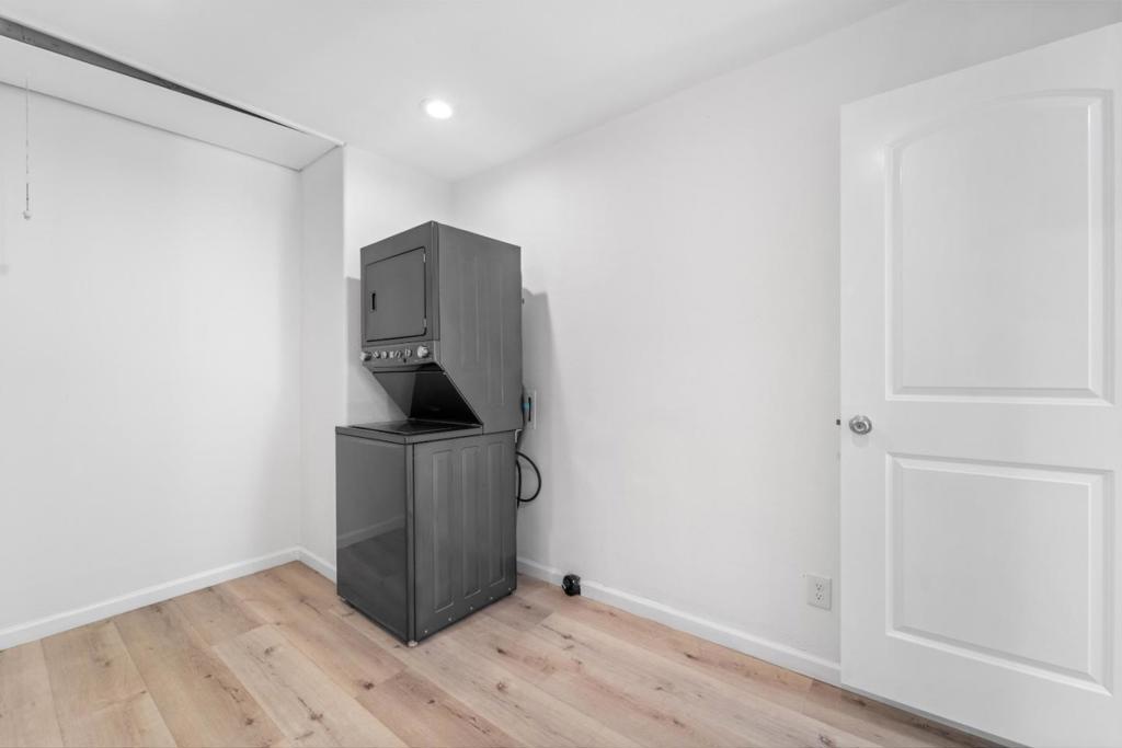 1402 Darwin Court Property Photo 21