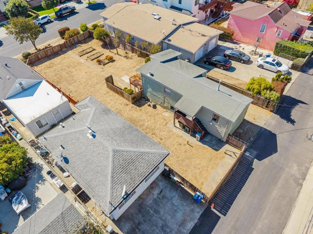 728 Commercial Avenue Property Photo 1