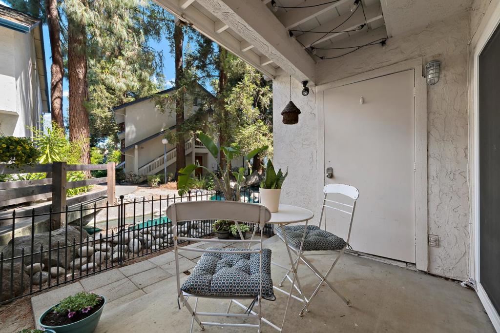 2209 Summereve Court Property Photo 1