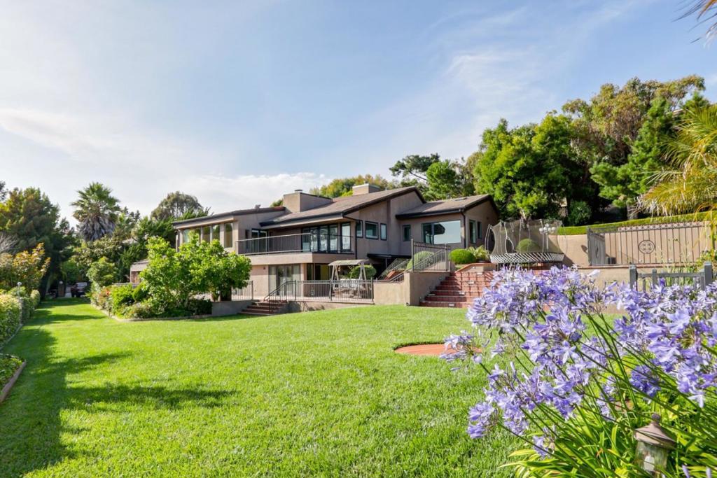 280 Round Hill Road Property Photo 3