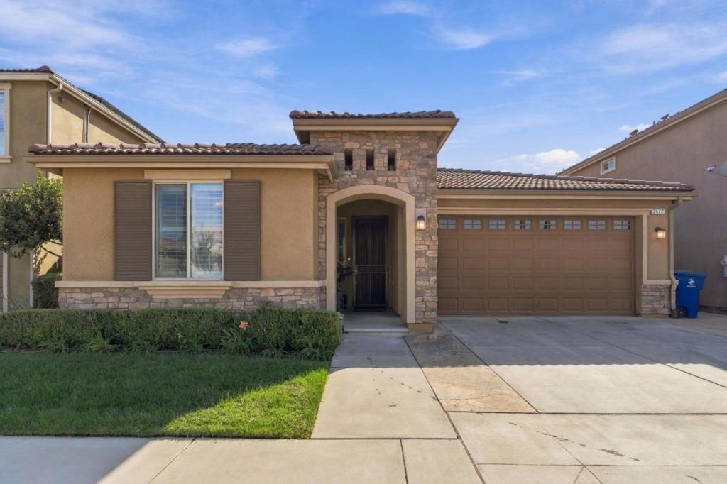 3472 Hampton Way Property Photo 1