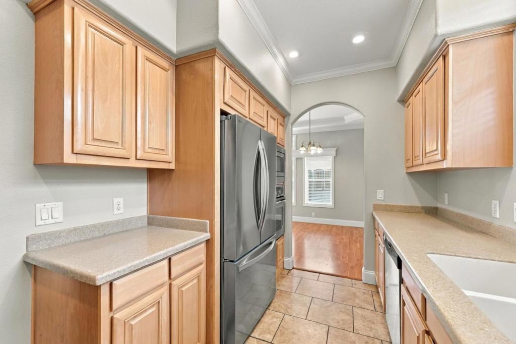 125 N Mary Avenue 93 Property Photo 12