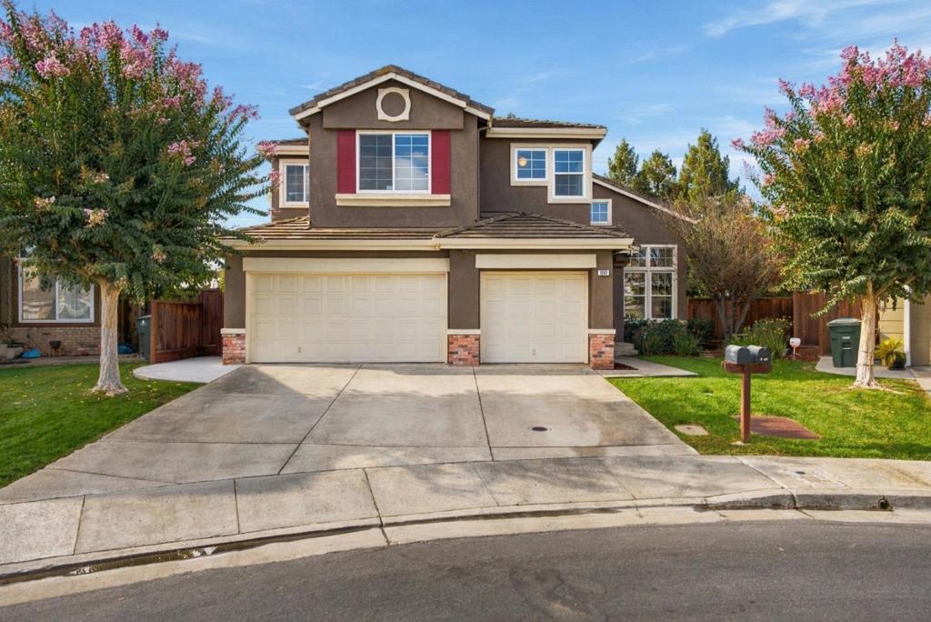 1162 Apache Court Property Photo 1