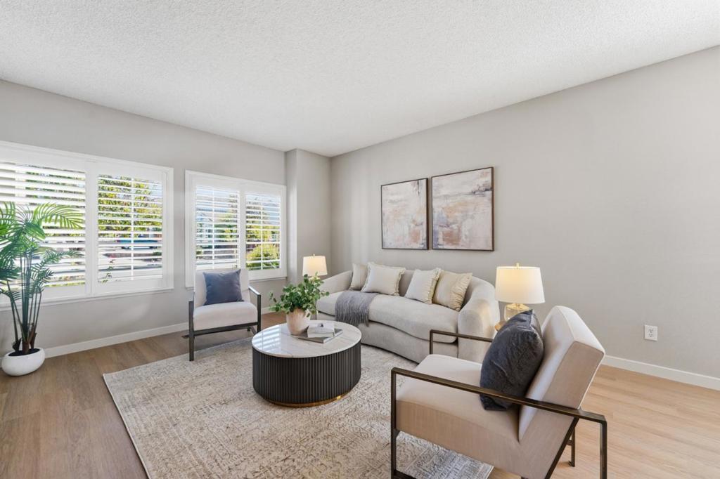 3493 Heritage Oaks Drive Property Photo 4