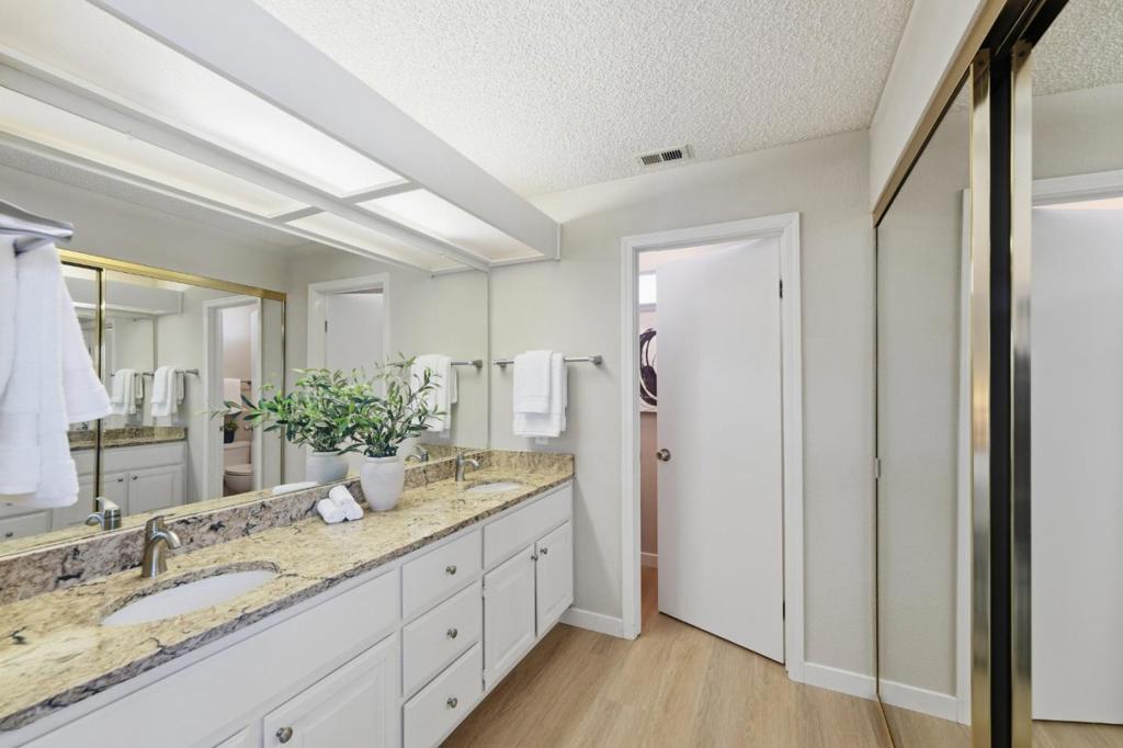3493 Heritage Oaks Drive Property Photo 17