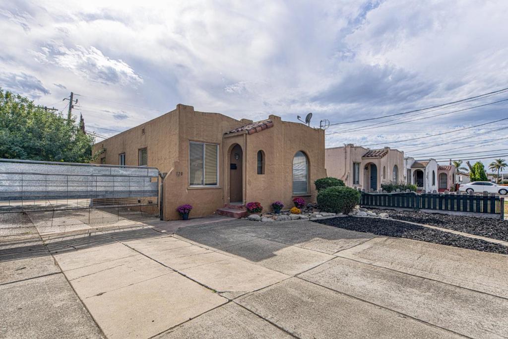 120 Katherine Avenue Property Photo 2