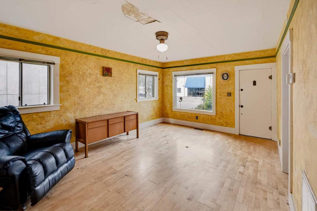 450 Ortiz Avenue Property Photo 3