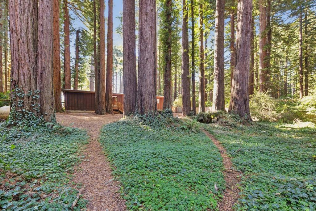 13660 Skyline Boulevard Property Photo 1