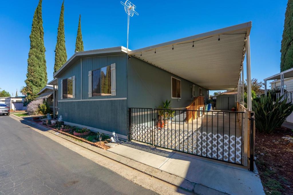 250 E Las Palmas Avenue #80 Property Photo 1