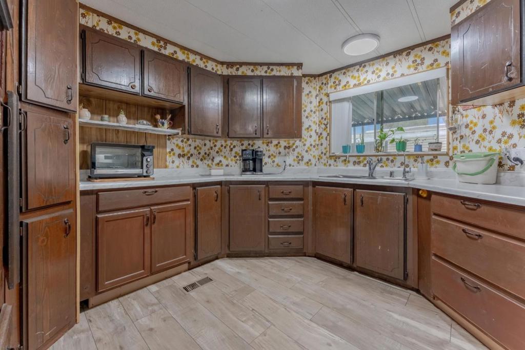 250 E Las Palmas Avenue #80 Property Photo 10