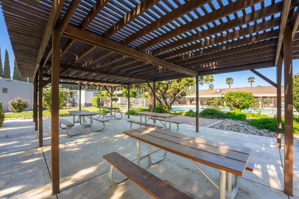 250 E Las Palmas Avenue #80 Property Photo 26